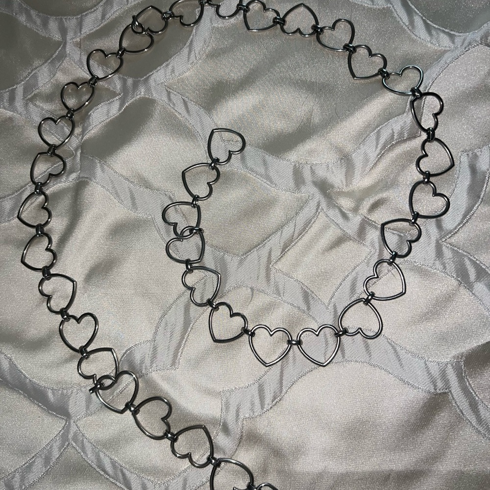 Elegant Heart-Link Silver belt
